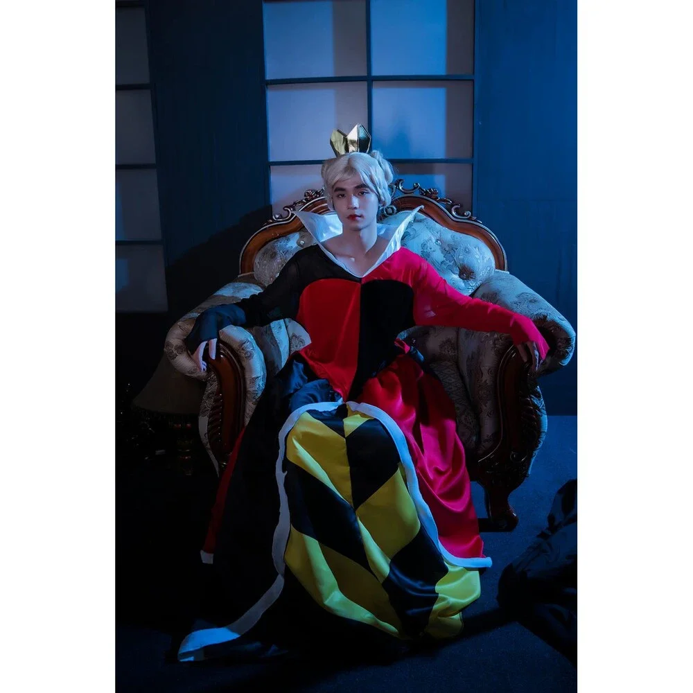 Disguise women queen